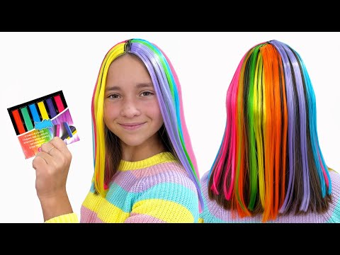 Sofia draws with Colored Paints and plays with dolls!