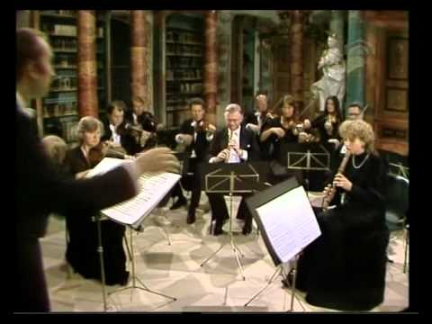 Bach Brandenburg Concerto No.2  in F major, BWV 1047 mvt1 Allegro moderato  D°,N Harnoncourt