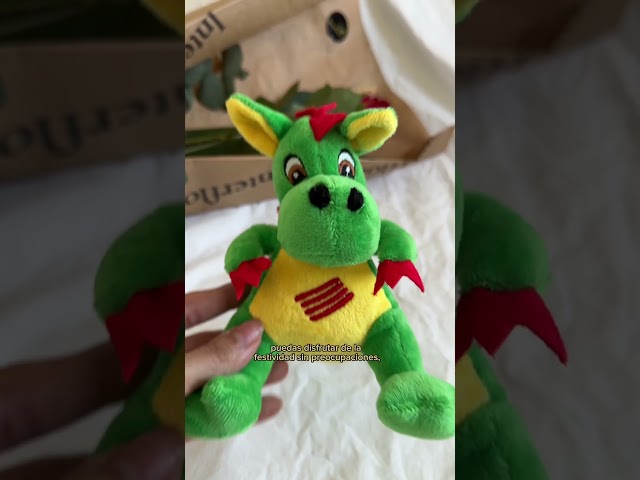 Vídeo relacionado con ROCKING GIFTS Flor de Peluche, Rosa Regalo Sant Jordi y San Valentín, 30 cm
