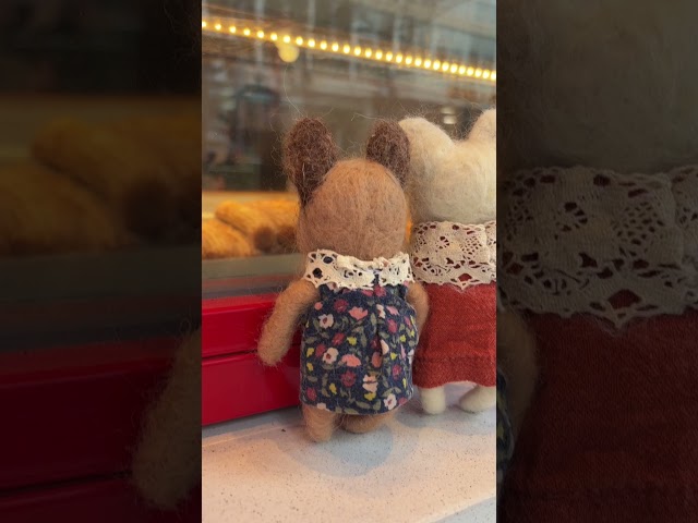 Vídeo relacionado con VACHICHI Animales de Peluche realistas Bulldog inglés Peluche Realista Animales de Peluche Cachorro de Perro, 30 cm