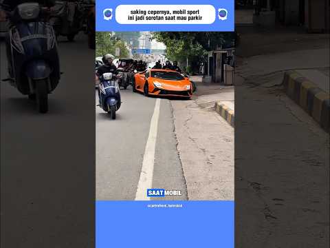 saking cepernya, mobil sport ini jadi sorotan saat mau parkir