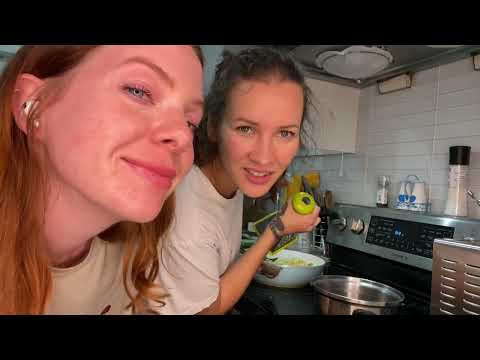 2 girls making n00ds