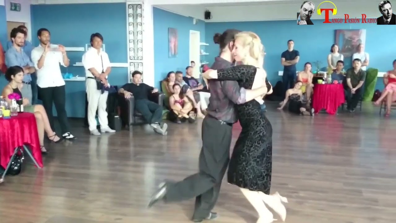 Video thumbnail for OJOS NEGROS QUE FASCINAN Francisco Canaro - Roberto Maida Ballano: Eugenia Parilla - Yanick Wyler