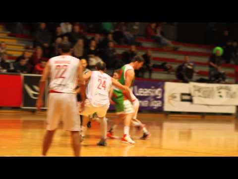 slovenska-kosarka.si: Koš Mateja Krušiča na tekmi Slovan - Grosuplje