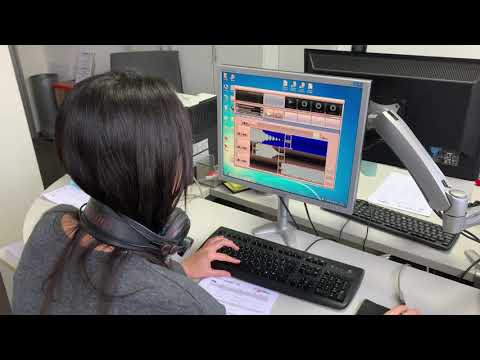 Radio Radio Dalmacija - DJ Petra Kapor se priprema za smjenu i miksa glazbu