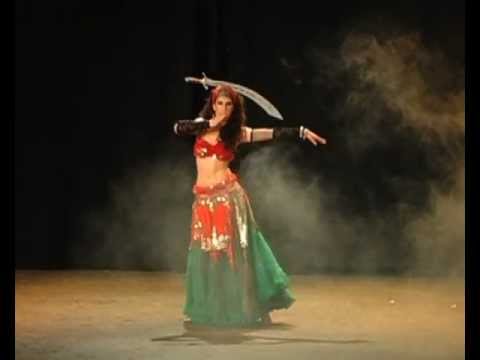 Danza del Vientre con Sable