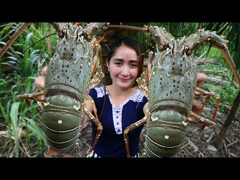 Yummy $15 Giant Rainbow Lobster Tom Yam Cooking - Giant Rainbow Lobster Cooking - Cooking With Sros Video