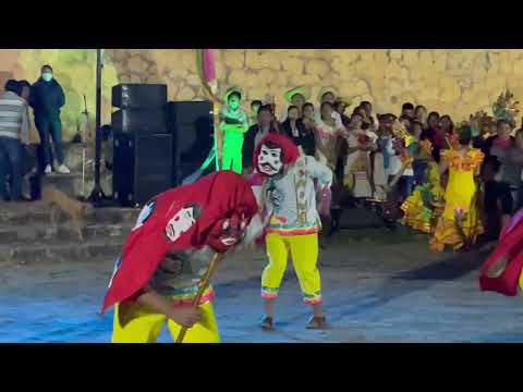 E3B6 Bailarinas en San José de Chiquitos, Bolivia