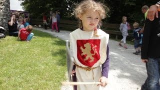 preview picture of video 'Amy wird Ritter - Ritterturnier auf Burg Königstein'