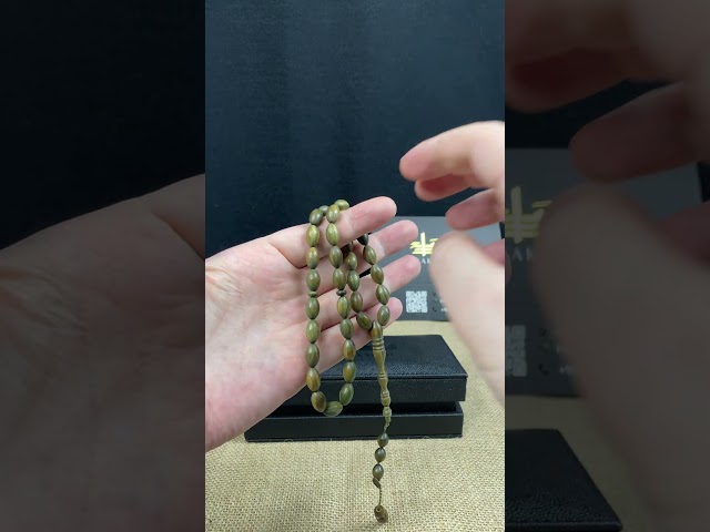 سبحة من خشب الصندل العطري و الطبيعي