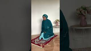 Download lagu Sujud Perempuan Ketika Sholat mp3