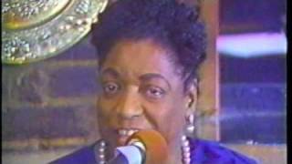 Marie Blake sings "Tain't Nobody's Bizness" at Five Oaks Piano Bar 1985