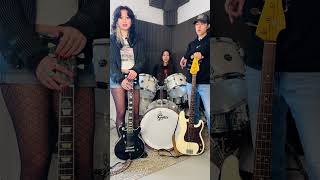 Download lagu Showtime! mp3