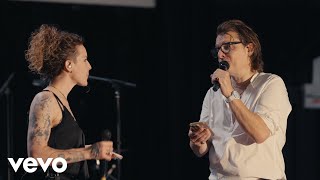 Elles Dansent Lyrics English Translation