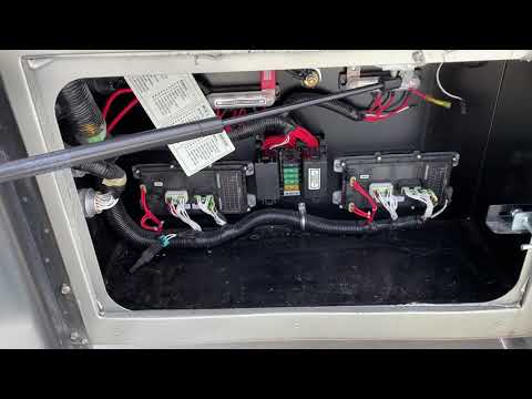 ***SOLD*** 2013 TIFFIN BREEZE 28BR