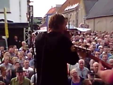 27 07 14 LBE Backstage 01