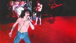 AC/DC ( RARE BON SCOTT RECORDING 1979 )  DANGEROUS BUSINESS