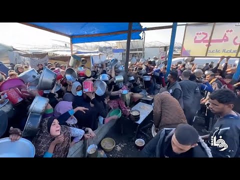 Video Thumbnail: Desperately hungry Gazans in scramble to get food aid