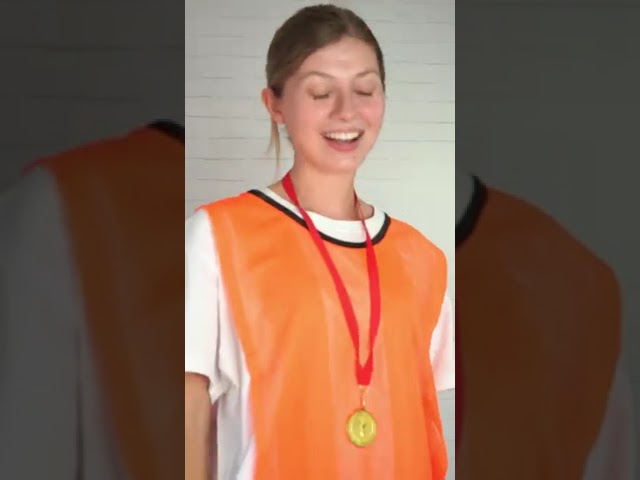 Vídeo relacionado con Wanapix | Medallas Personalizadas | Medallas Niños y Adulto | Medalla Metal Grabado | Medallas Premios | con Cinta Roja | Oro - 5ø cm | Copa