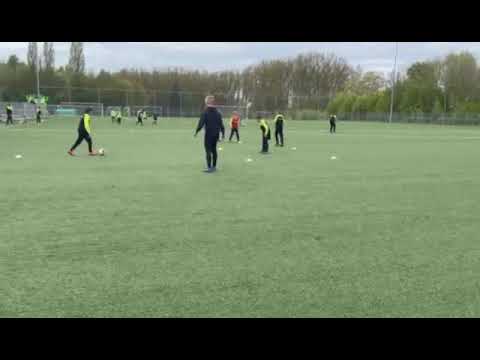 Stagetraining 2 U11 tussenvorm 1: TT-  Bal recupereren door interceptie