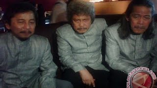 Download lagu Acil Buat Yang Terkasih mp3 Download lagu Acil Buat Yang Terkasih mp3