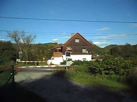 Žabotlamy u přejezdu v Roztokách u Prahy