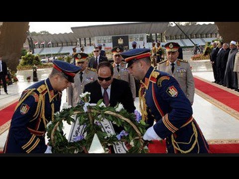 نشرة هنا القاهرة السيسي يضع أكاليل الزهور على قبر الجندى المجهول وناصر والسادات