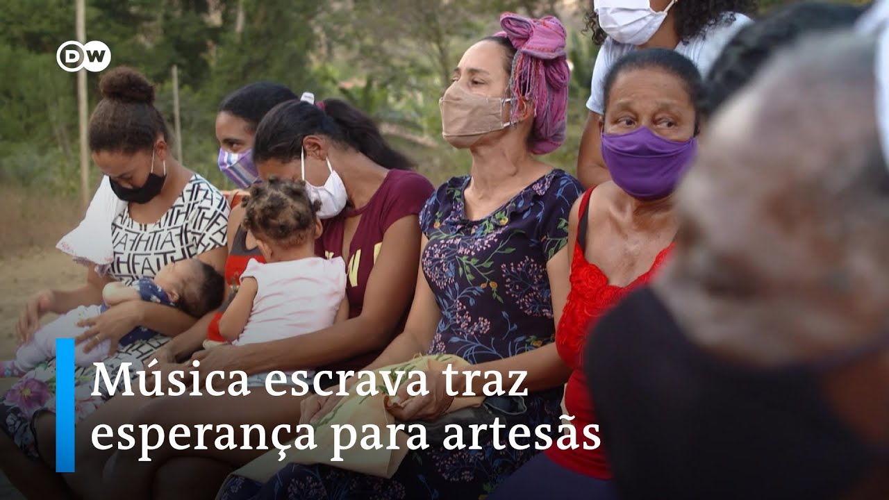Mulheres do Vale do Jequitinhonha transformam algodão em tecidos e música