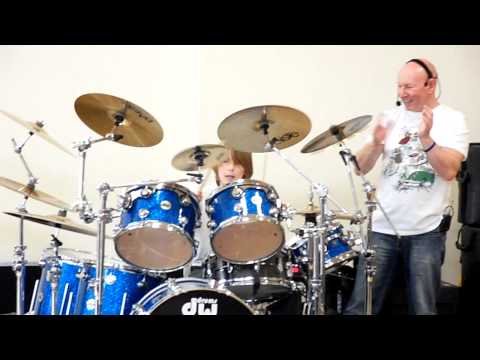 Aaron on Jeff Rich's Drum Kit AWESOME :-) (ex status quo drummer) Once again AWESOME..