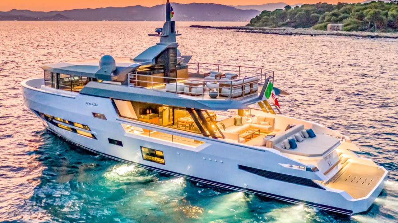 Yacht Tour : Arcadia Sherpa 80XL
