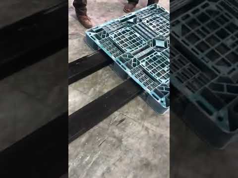 Plastic Two Way/Four Way Pallet