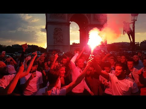 Après la qualification pour les demi-finales de la CAN, les supporters algériens envahissent Paris