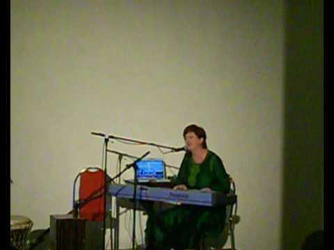 Kiva live at Prague Overtone Festival /09