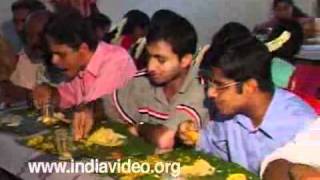 Traditional vegetarian feast in Hindu marriage: Sadya 