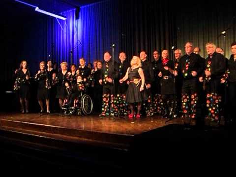 Dynamite door gemengd koor Con Amore uit Weert