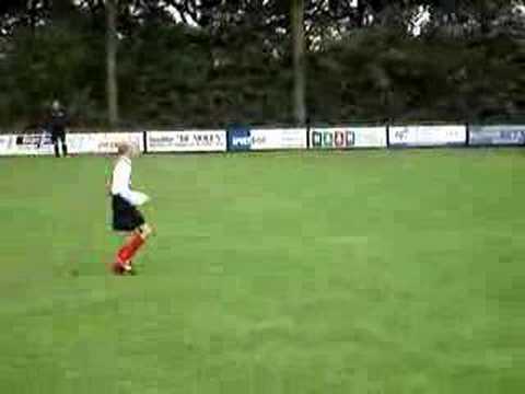 daan scoort doelpunt bij eerste VV siddeburen