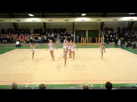 Kvinnuunglingar Svalan - 1. steypakapping 2015