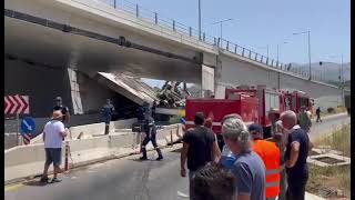 Brücke in Patras eingestürzt: ein Toter, vier Verletzte, Menschen unter den Trümmern (Video)