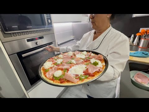 PIZZA DE MORTADELA BOLOÑESA Y CREMA DE PISTACHOS