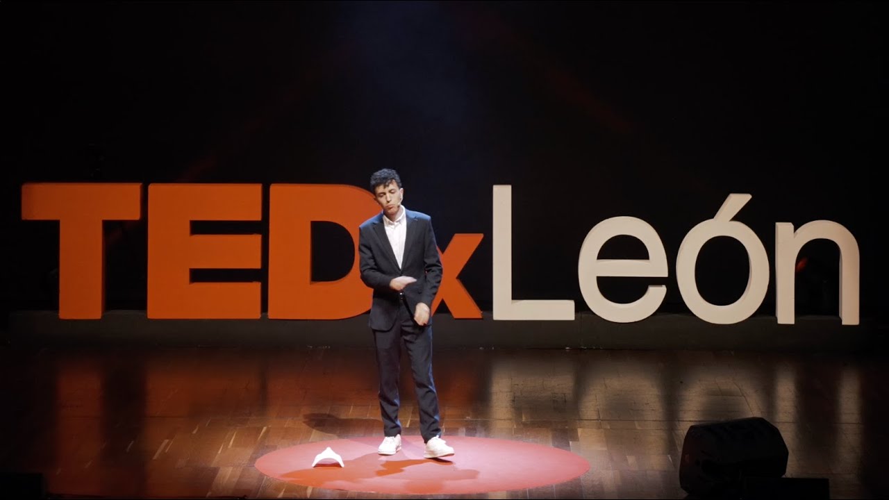 El autismo no incluye un manual de instrucciones | Alejandro Gayol | TEDxLeon