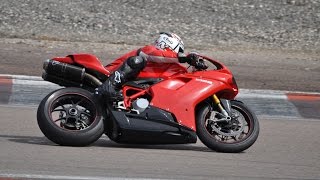 preview picture of video 'Circuit de Dijon Prenois, cession moto du 170814.'