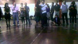 Marcelo La Valle y Mariela Pandelo, clase de tango en La Viruta