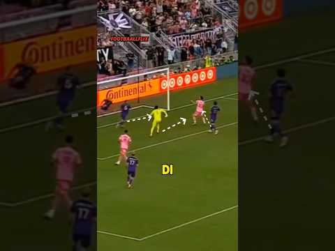 hanya dengan satu gerakan Messi bisa cetak gol 🧠😱 #footballshorts