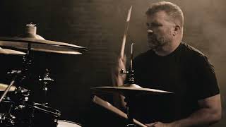  Staind Hadirkan Lagu “Ghosts” dengan Nuansa Rock yang Gelap dan Emosional