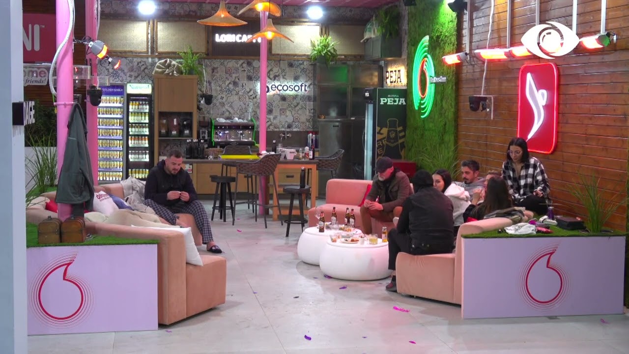 Një burrë që atakon një grua/Olta bisedon me Dean