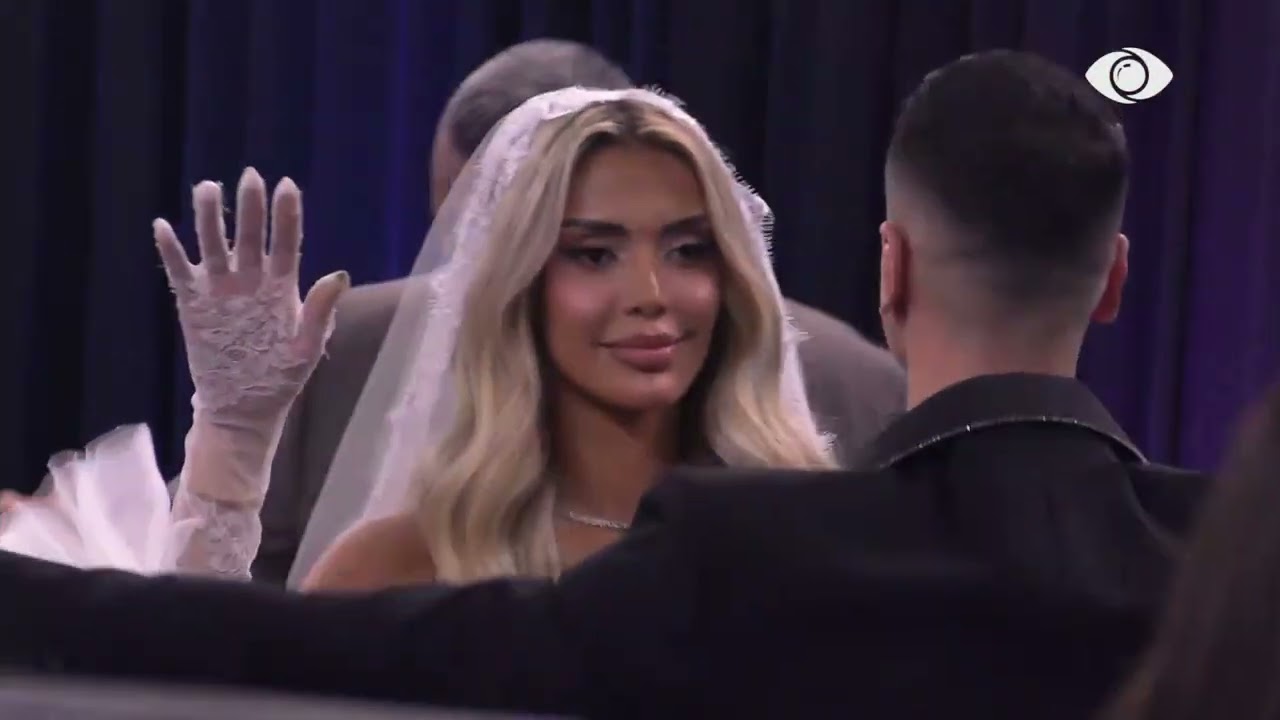 Atmosferë e zjarrtë, këngë e valle në shtëpi