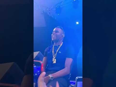 MC KELVINHO FAVELA SORRIR
