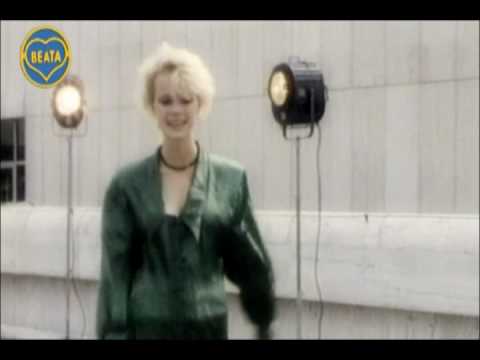 Beáta Dubasová - Dievča z reklamy (oficiálny videoklip)