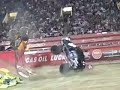 Video 'Dvojite salto s monster truckem'