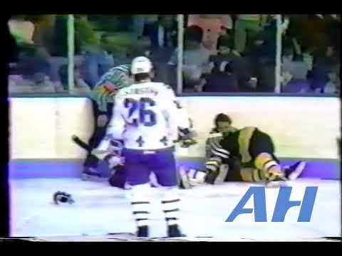 NHL Nov. 7, 1981 Dave Pichette,QUE v Stan Jonathan,BOS Quebec Nordiques Boston Bruins